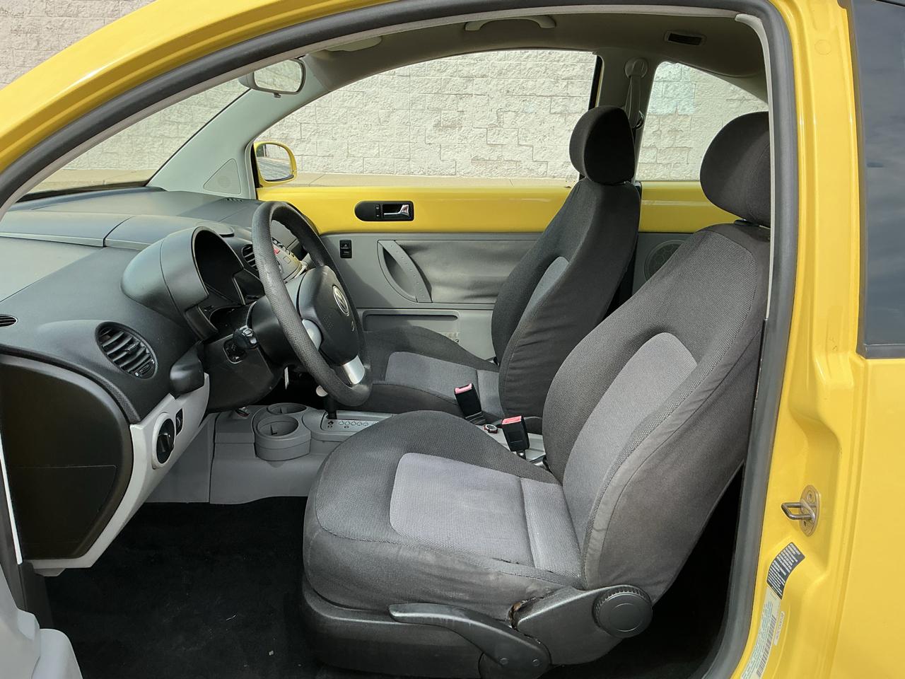 Volkswagen New Beetle GL 2.0L 2004