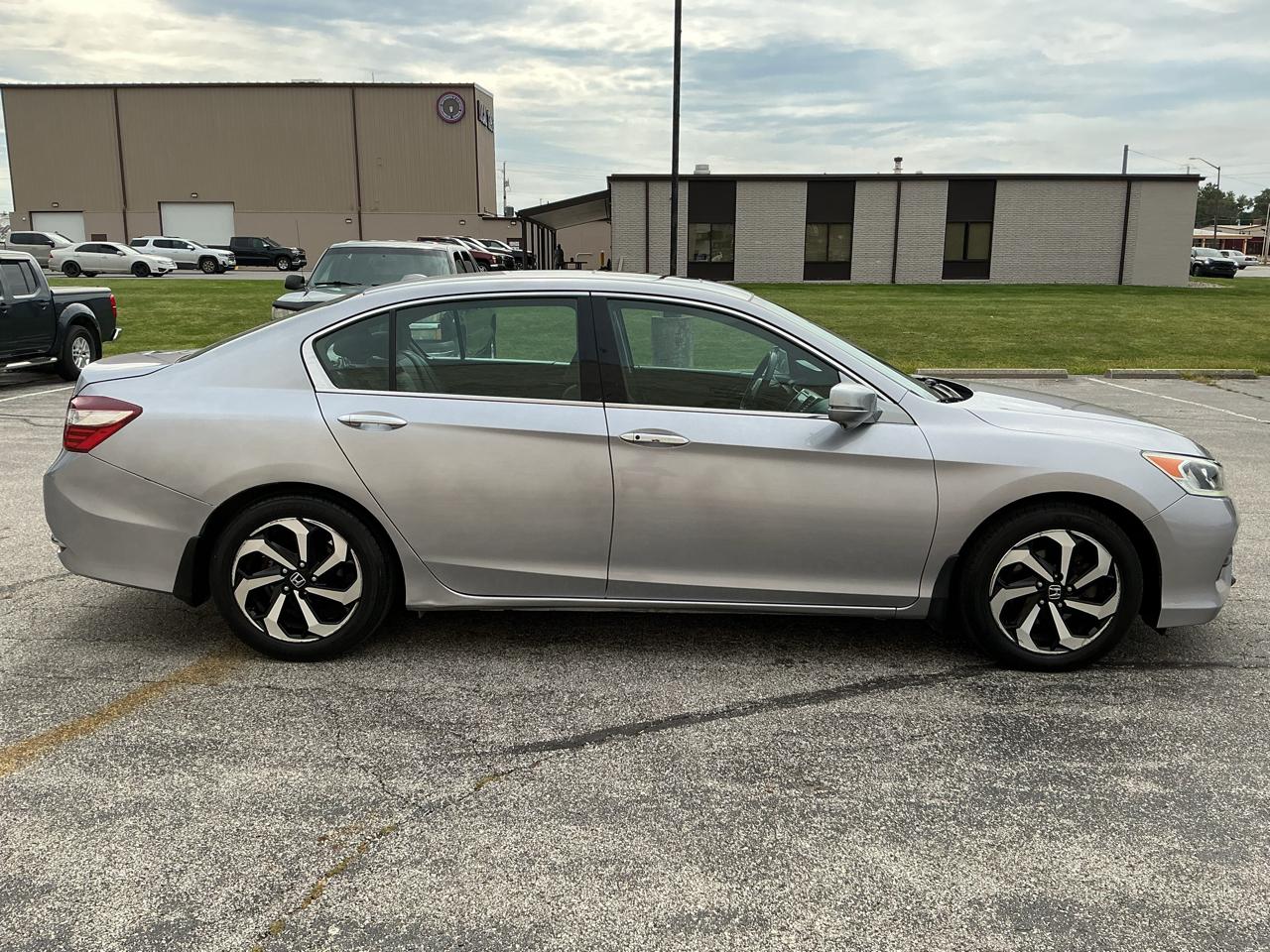 Honda Accord EX-L Sedan V6 CVT w/ Honda Sensing 6-Spd AT 2016