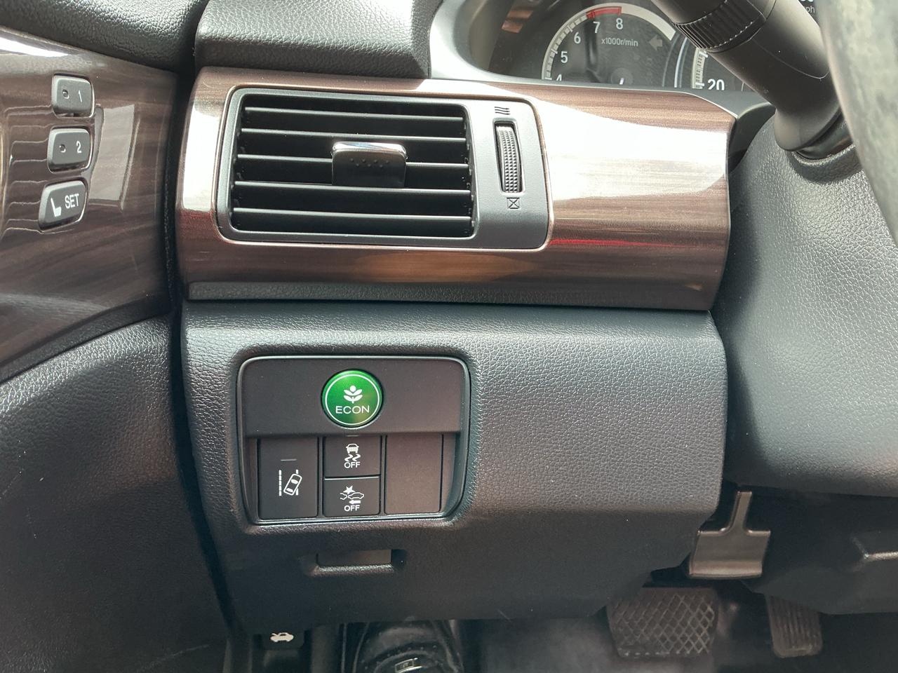 Honda Accord EX-L Sedan V6 CVT w/ Honda Sensing 6-Spd AT 2016