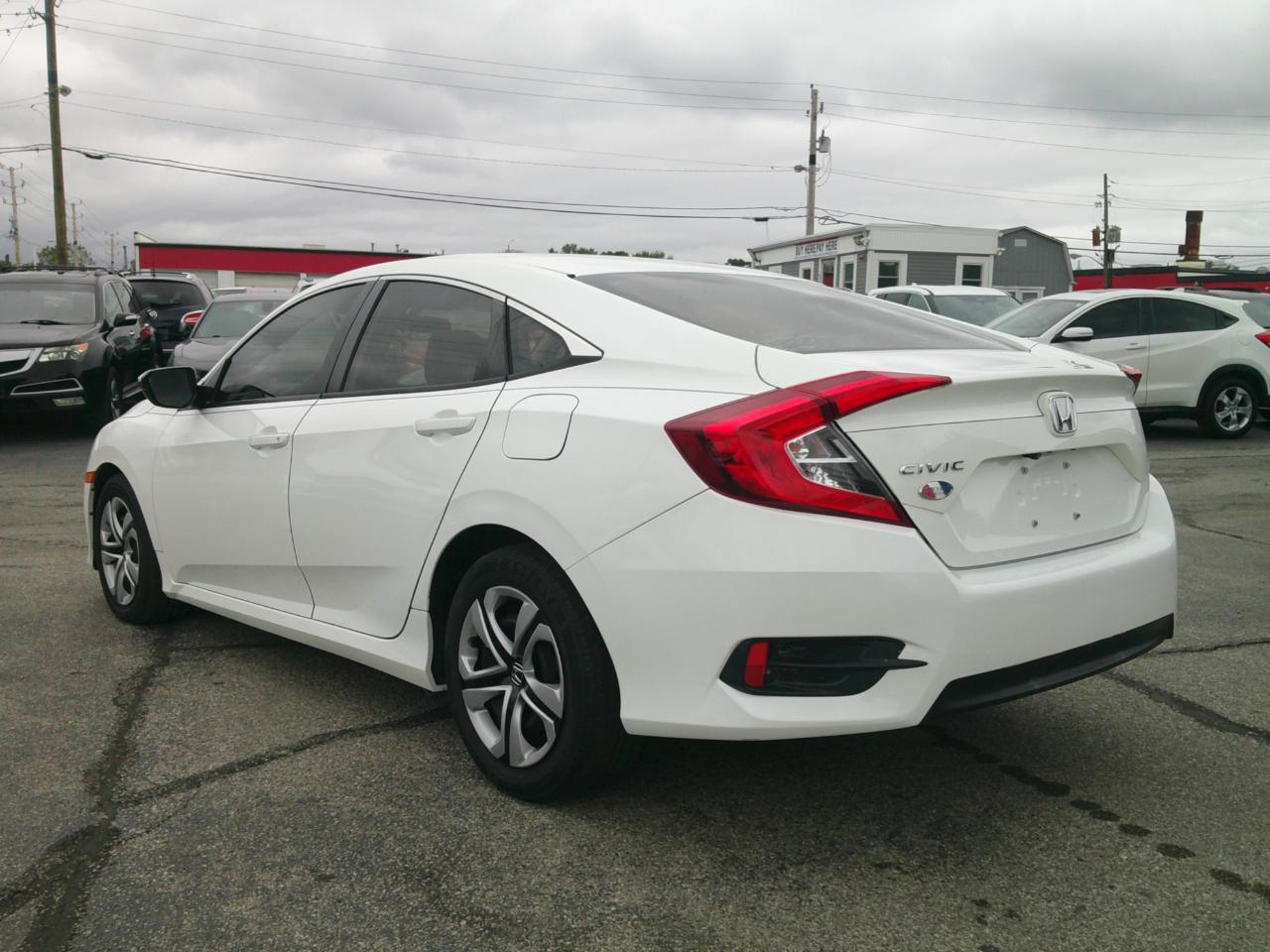 Honda Civic LX Sedan CVT 2016