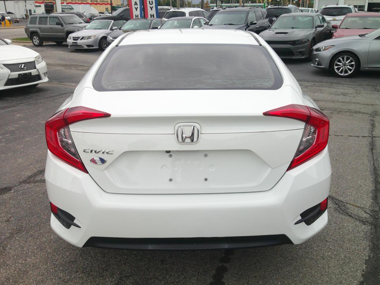 Honda Civic LX Sedan CVT 2016