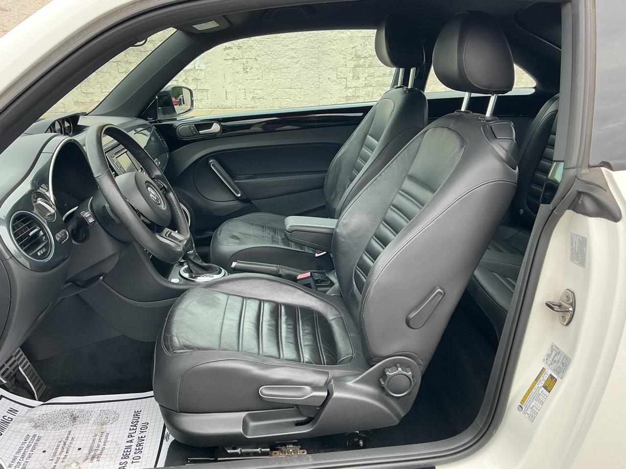 Volkswagen Beetle 2.0T Turbo 2012