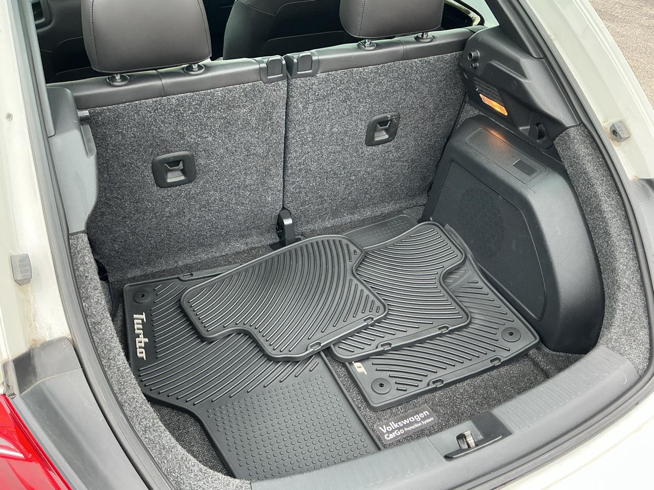 Volkswagen Beetle 2.0T Turbo 2012