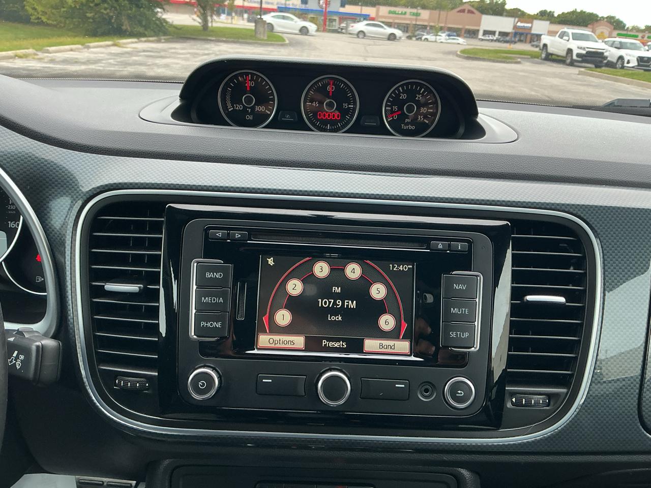 Volkswagen Beetle 2.0T Turbo 2012