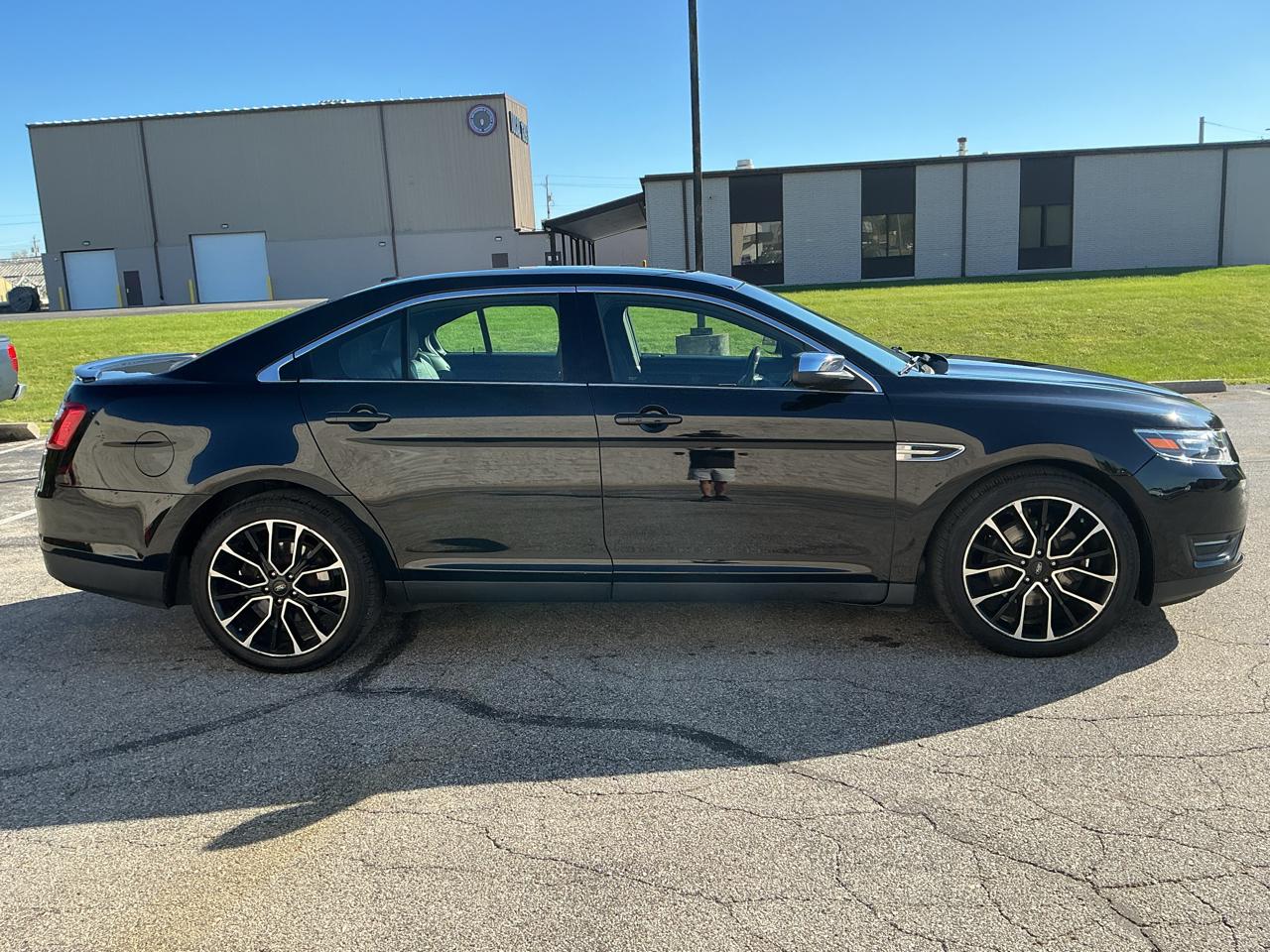 Ford Taurus Limited AWD 2017