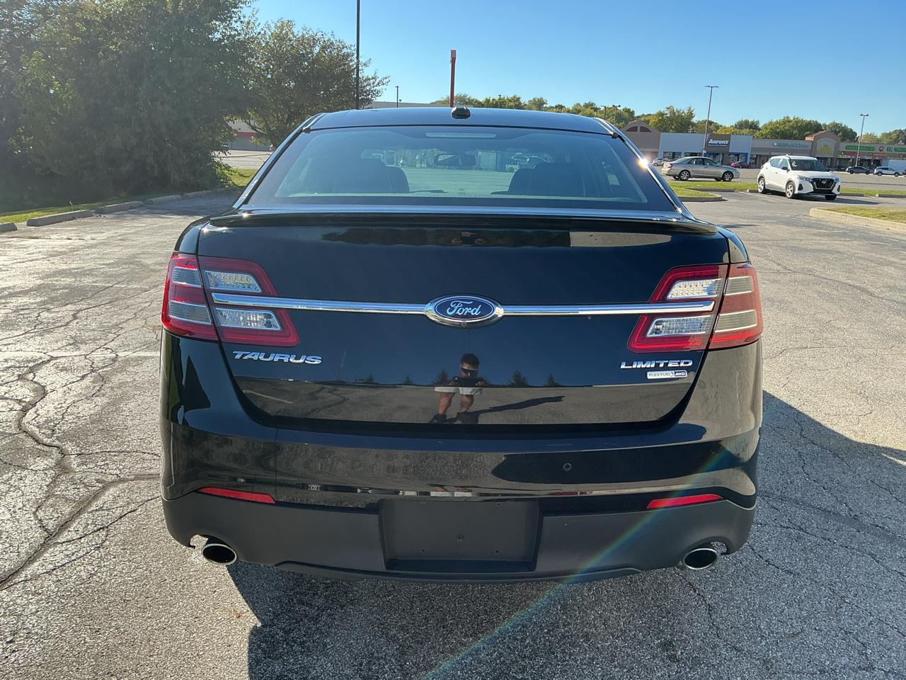 Ford Taurus Limited AWD 2017