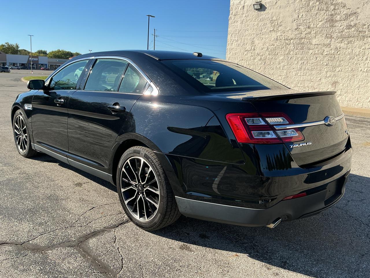 Ford Taurus Limited AWD 2017