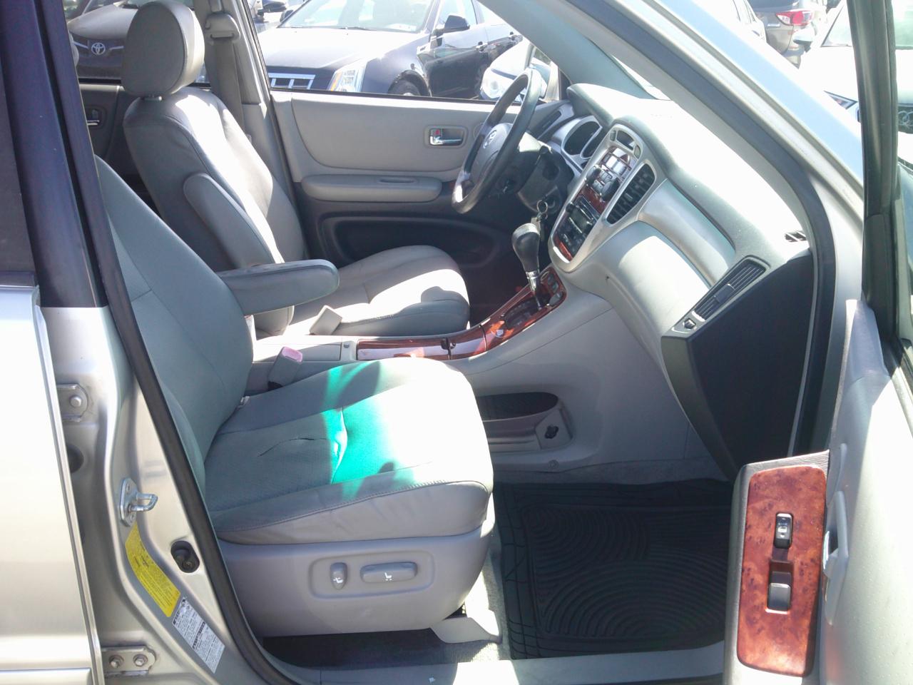 Toyota Highlander Limited V6 4WD 2006