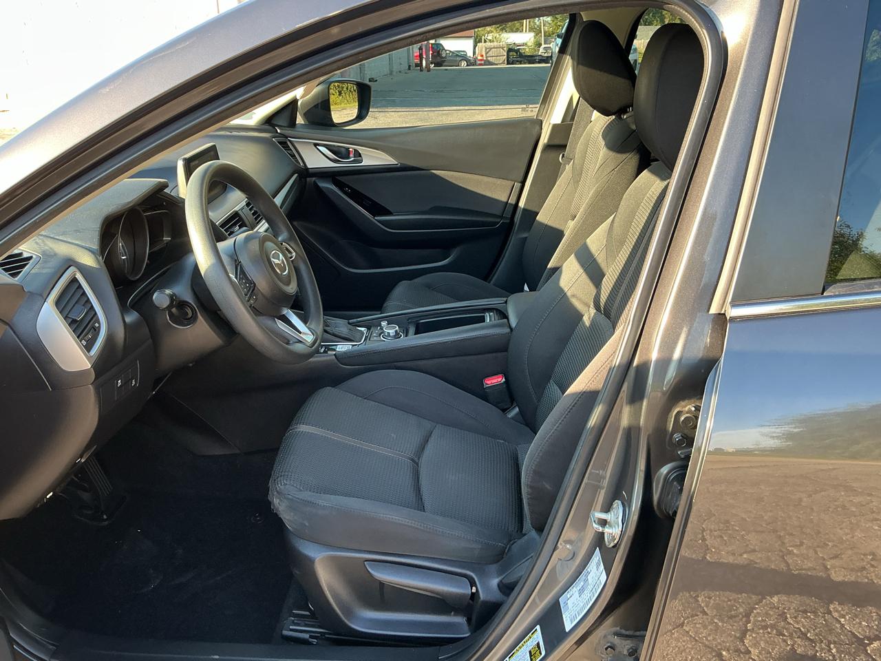 Mazda MAZDA3 i Sport AT 4-Door 2017