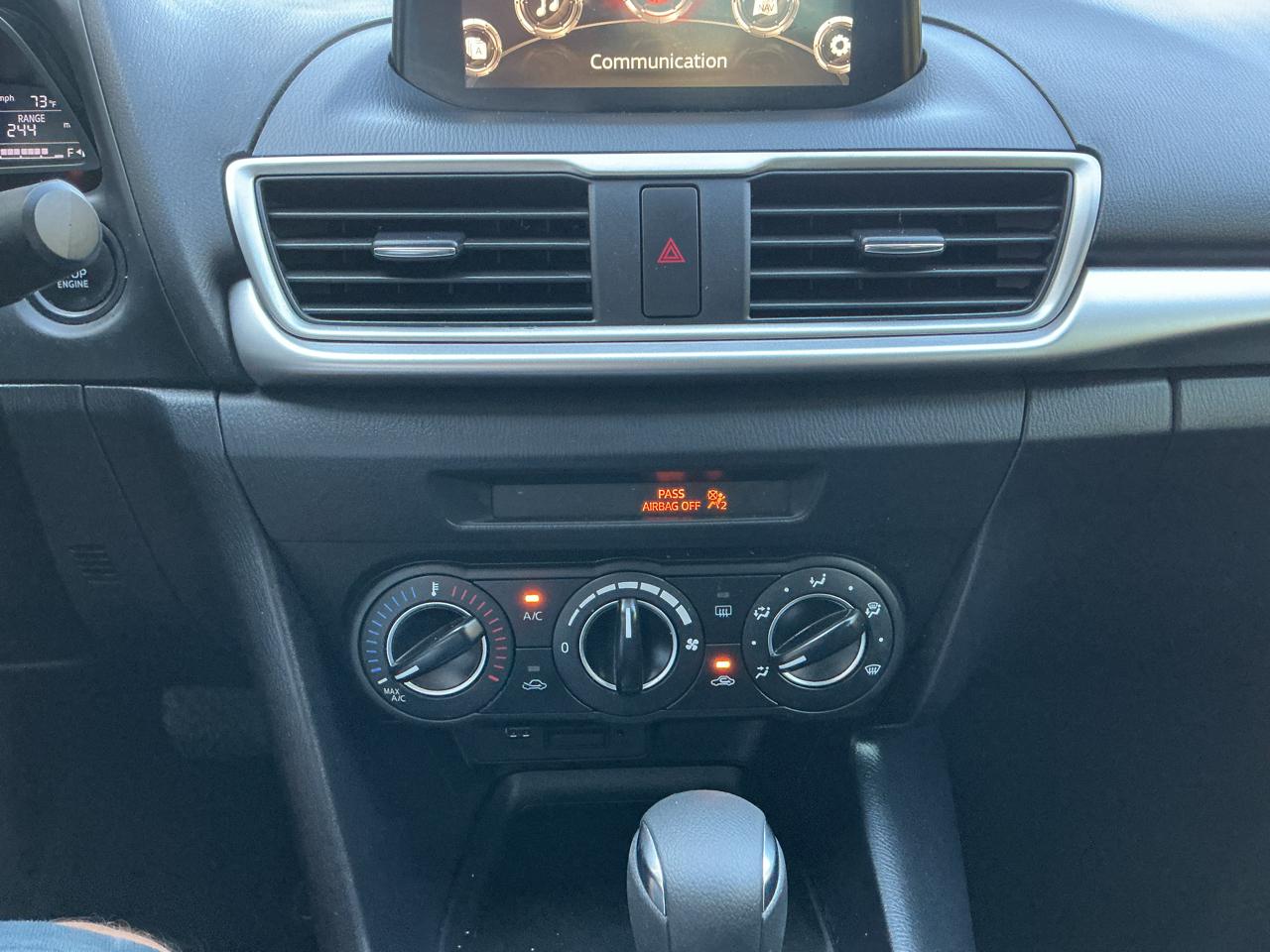 Mazda MAZDA3 i Sport AT 4-Door 2017