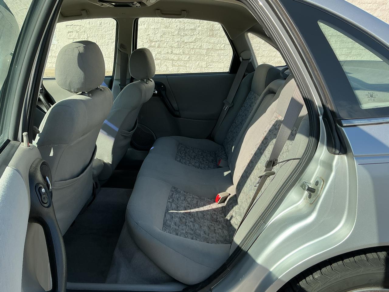 Saturn L-Series Sedan L300 2003