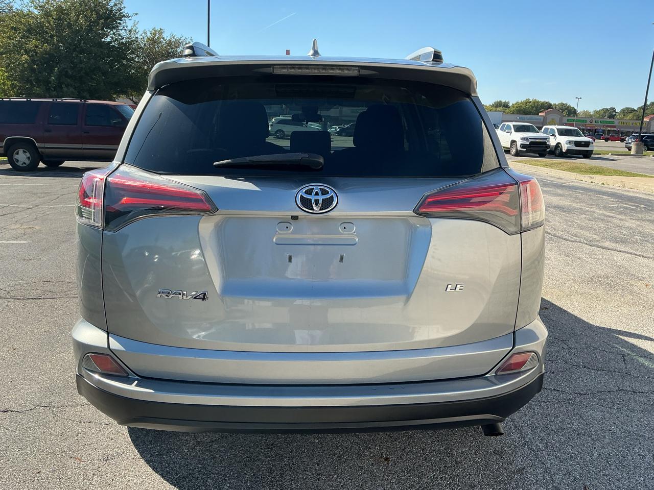 Toyota RAV4 LE FWD 2017