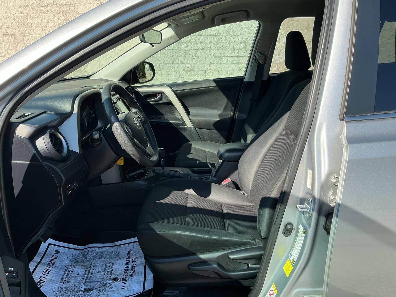 Toyota RAV4 LE FWD 2017