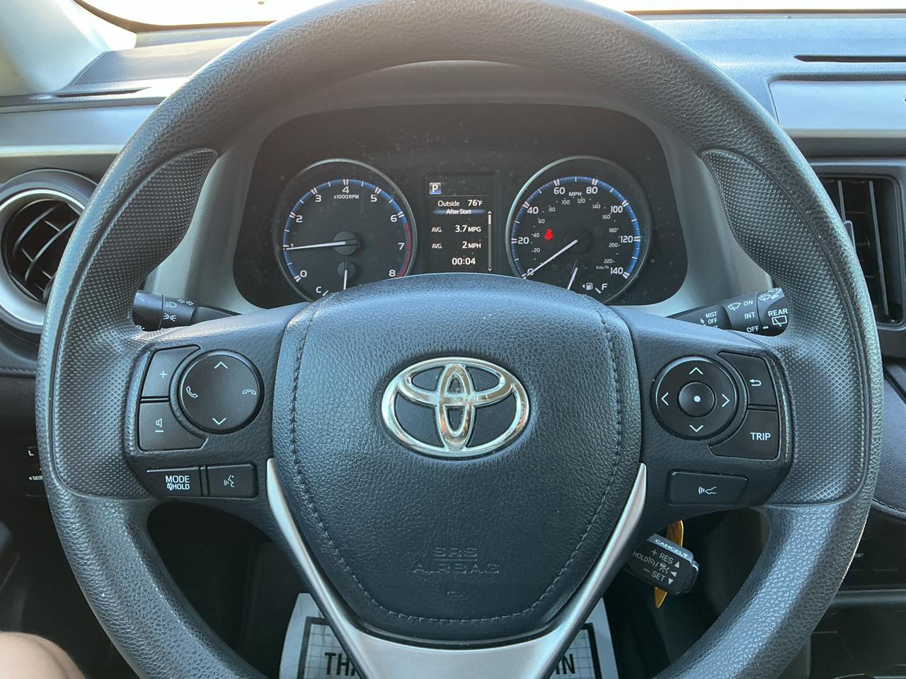 Toyota RAV4 LE FWD 2017