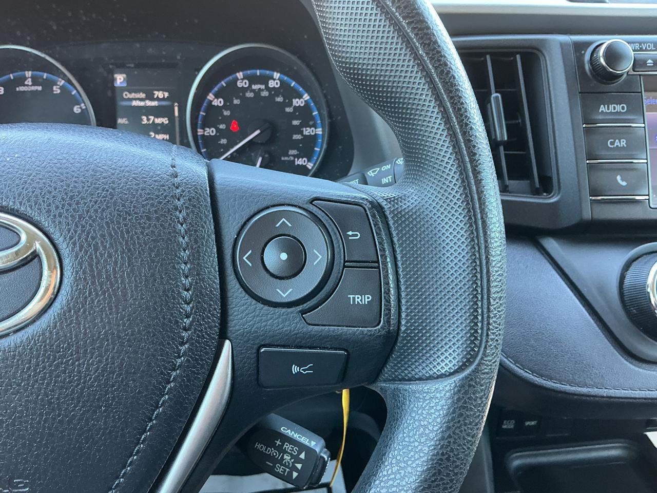 Toyota RAV4 LE FWD 2017