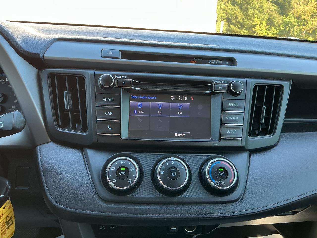 Toyota RAV4 LE FWD 2017