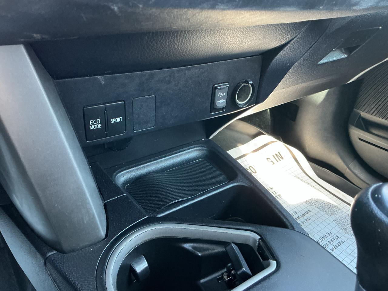 Toyota RAV4 LE FWD 2017