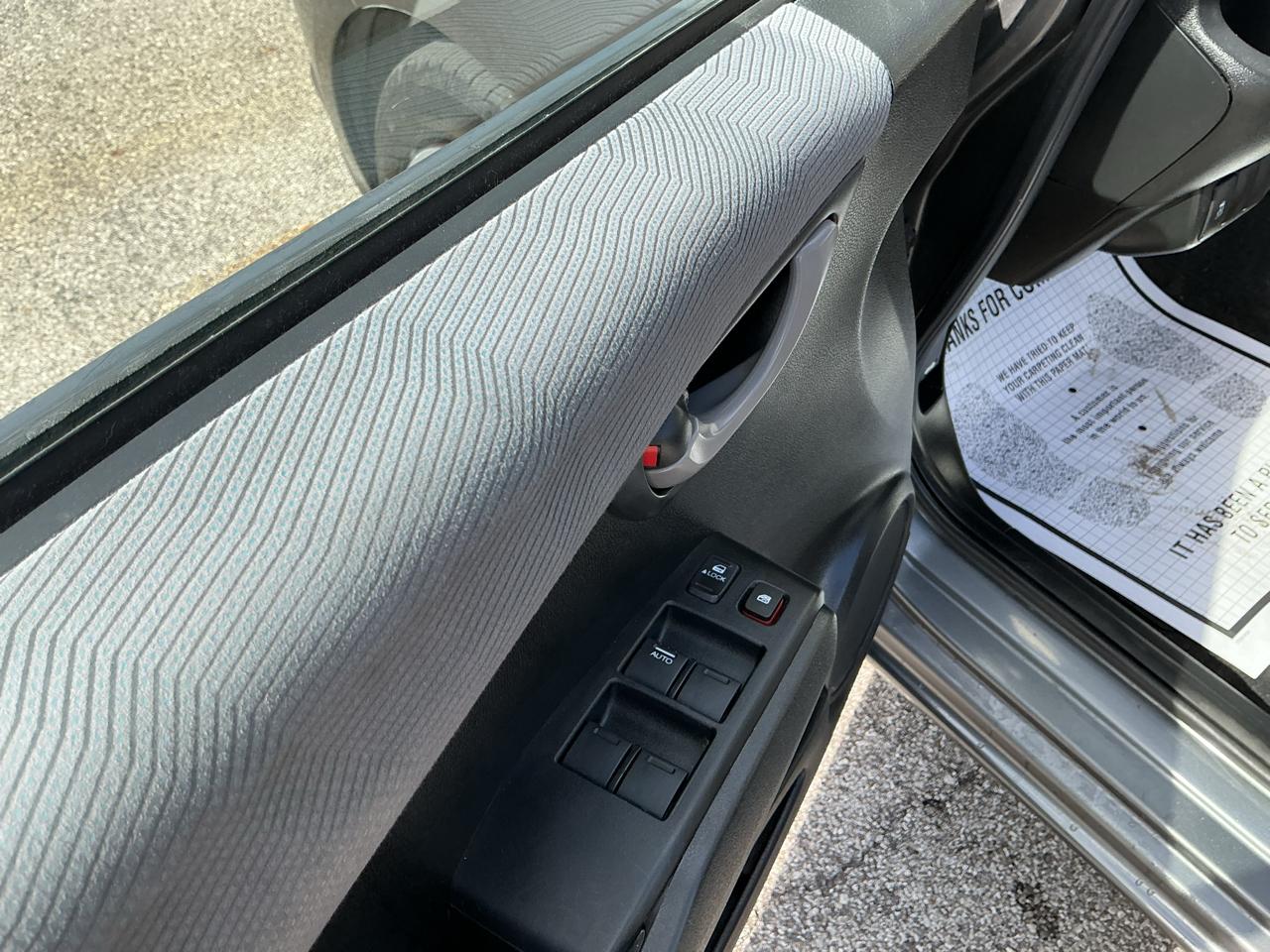 Honda Fit 5-Speed AT 2011