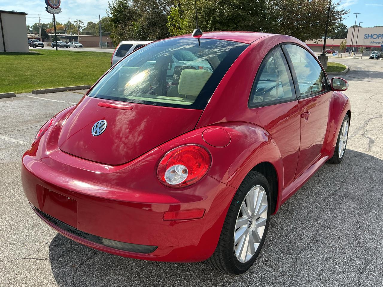 Volkswagen New Beetle S 2008