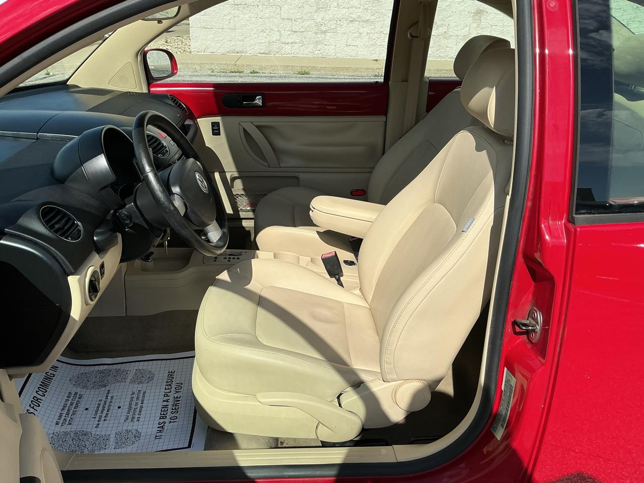Volkswagen New Beetle S 2008