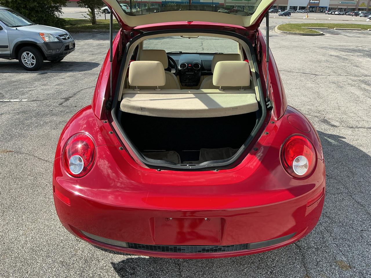 Volkswagen New Beetle S 2008