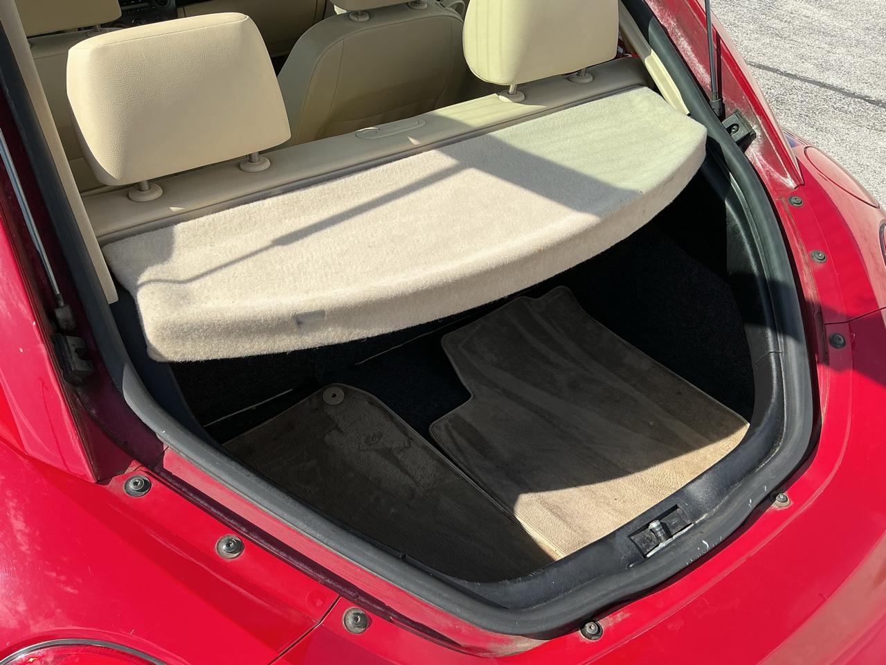 Volkswagen New Beetle S 2008