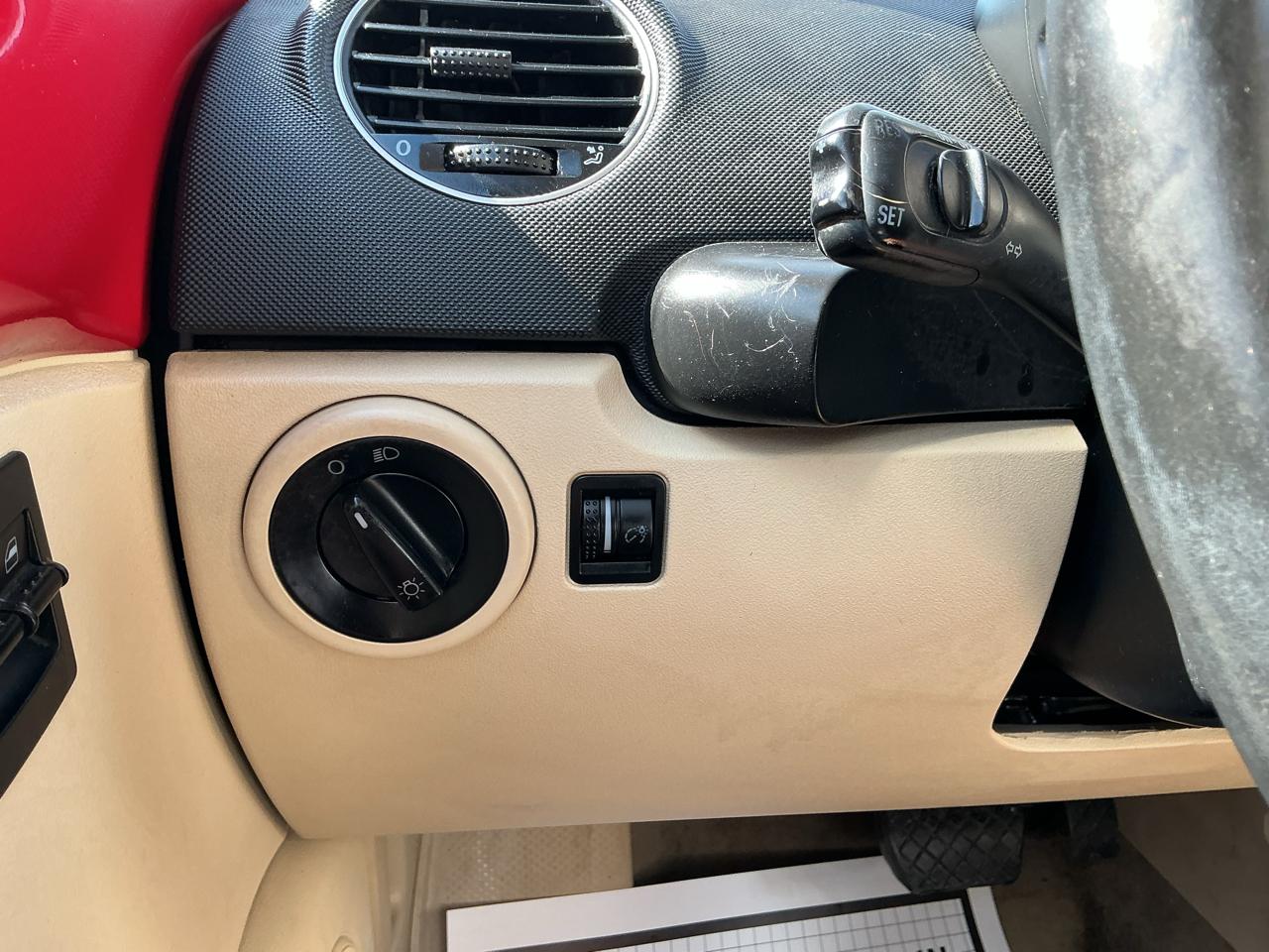 Volkswagen New Beetle S 2008