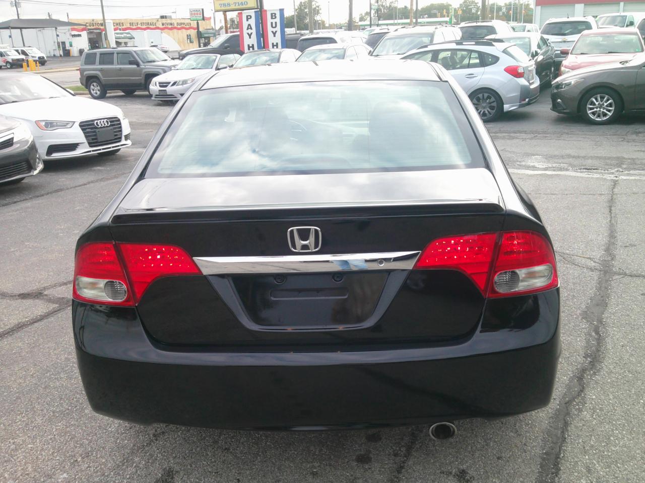 Honda Civic LX-S Sedan 5-Speed AT 2009