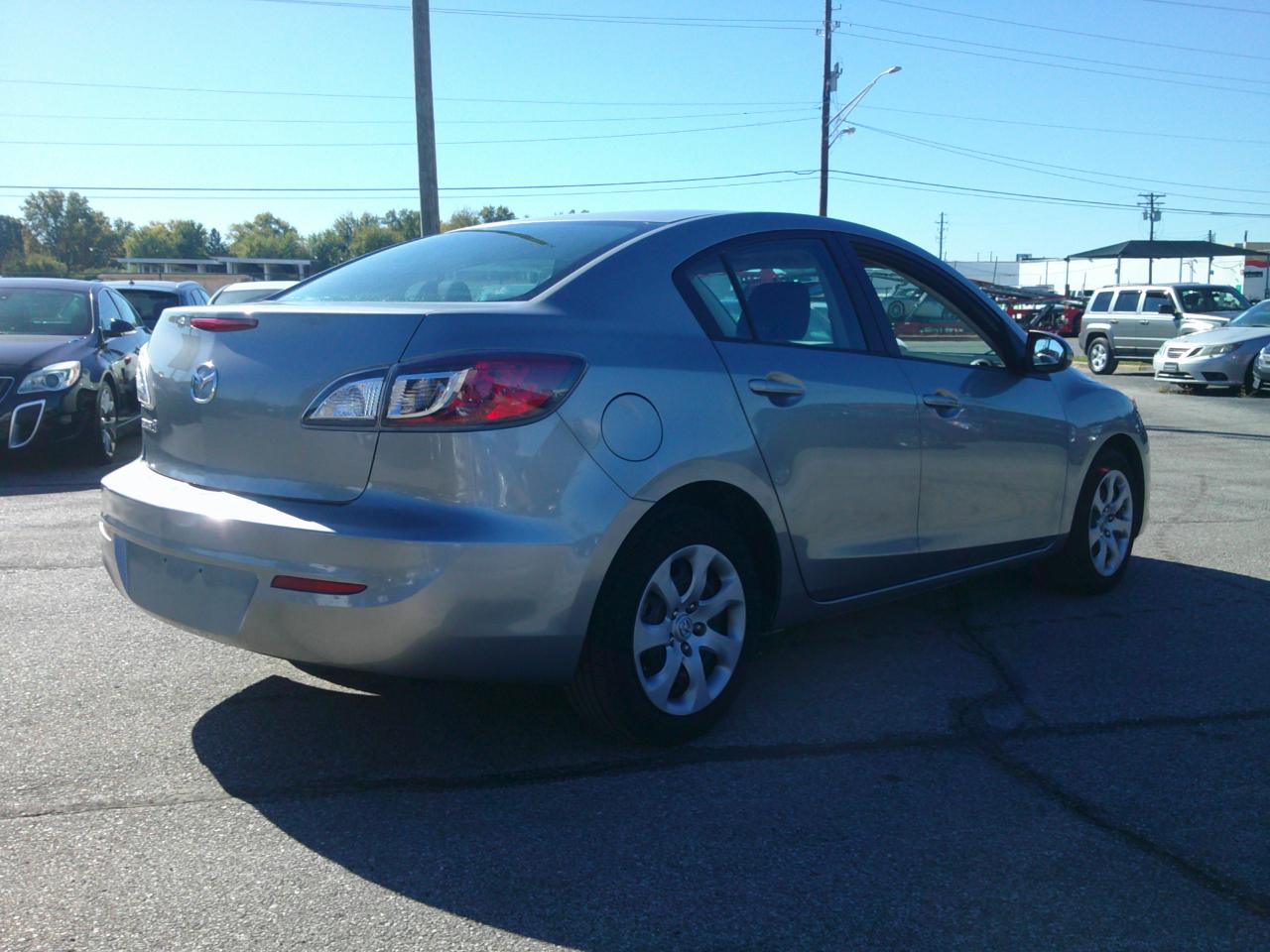 Mazda MAZDA3 i SV AT 4-Door 2013