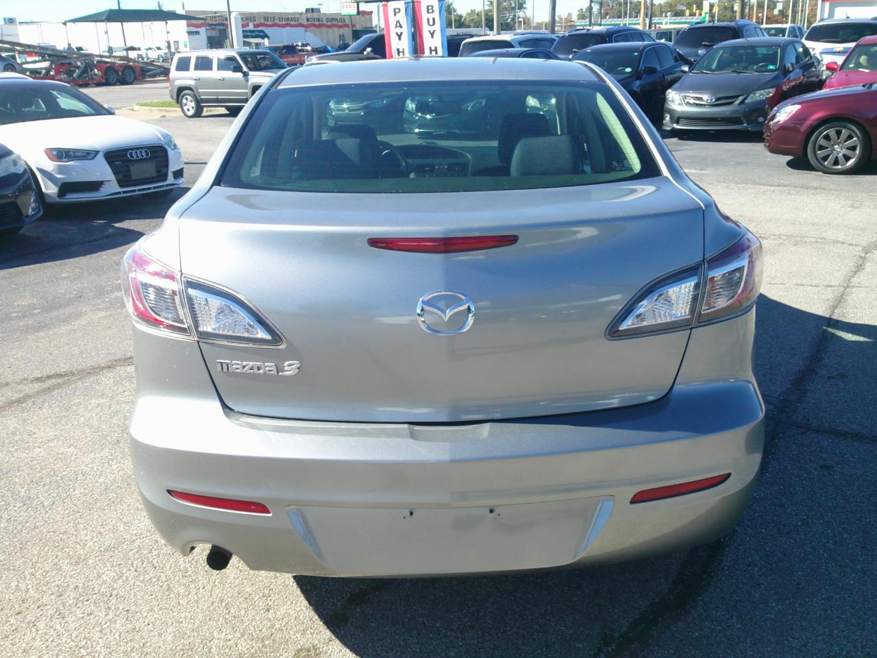 Mazda MAZDA3 i SV AT 4-Door 2013