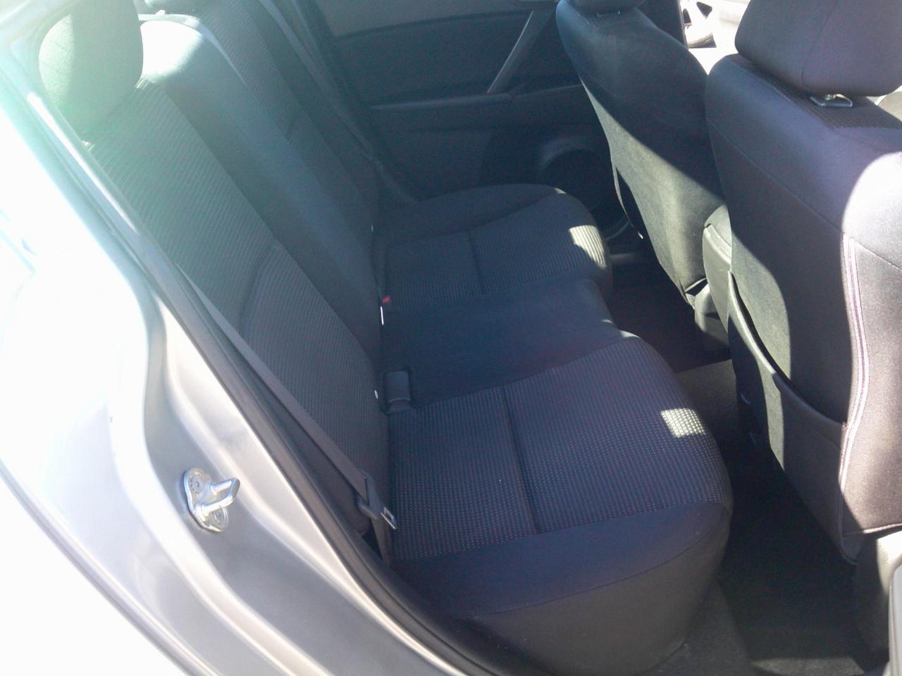 Mazda MAZDA3 i SV AT 4-Door 2013