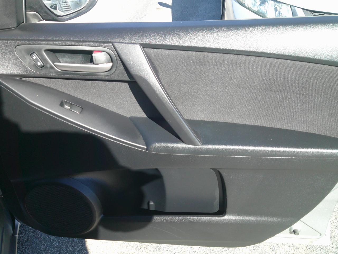 Mazda MAZDA3 i SV AT 4-Door 2013