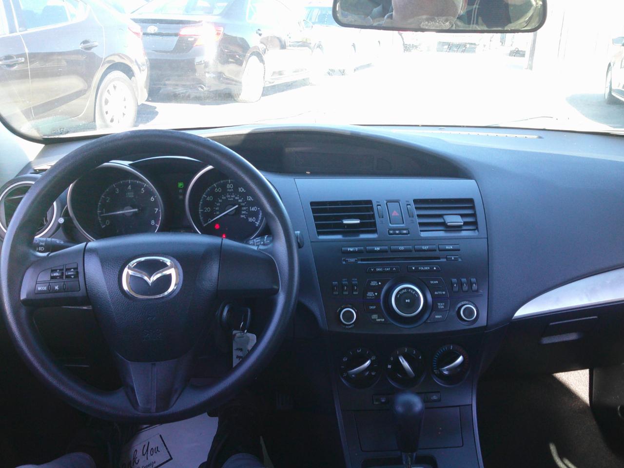 Mazda MAZDA3 i SV AT 4-Door 2013