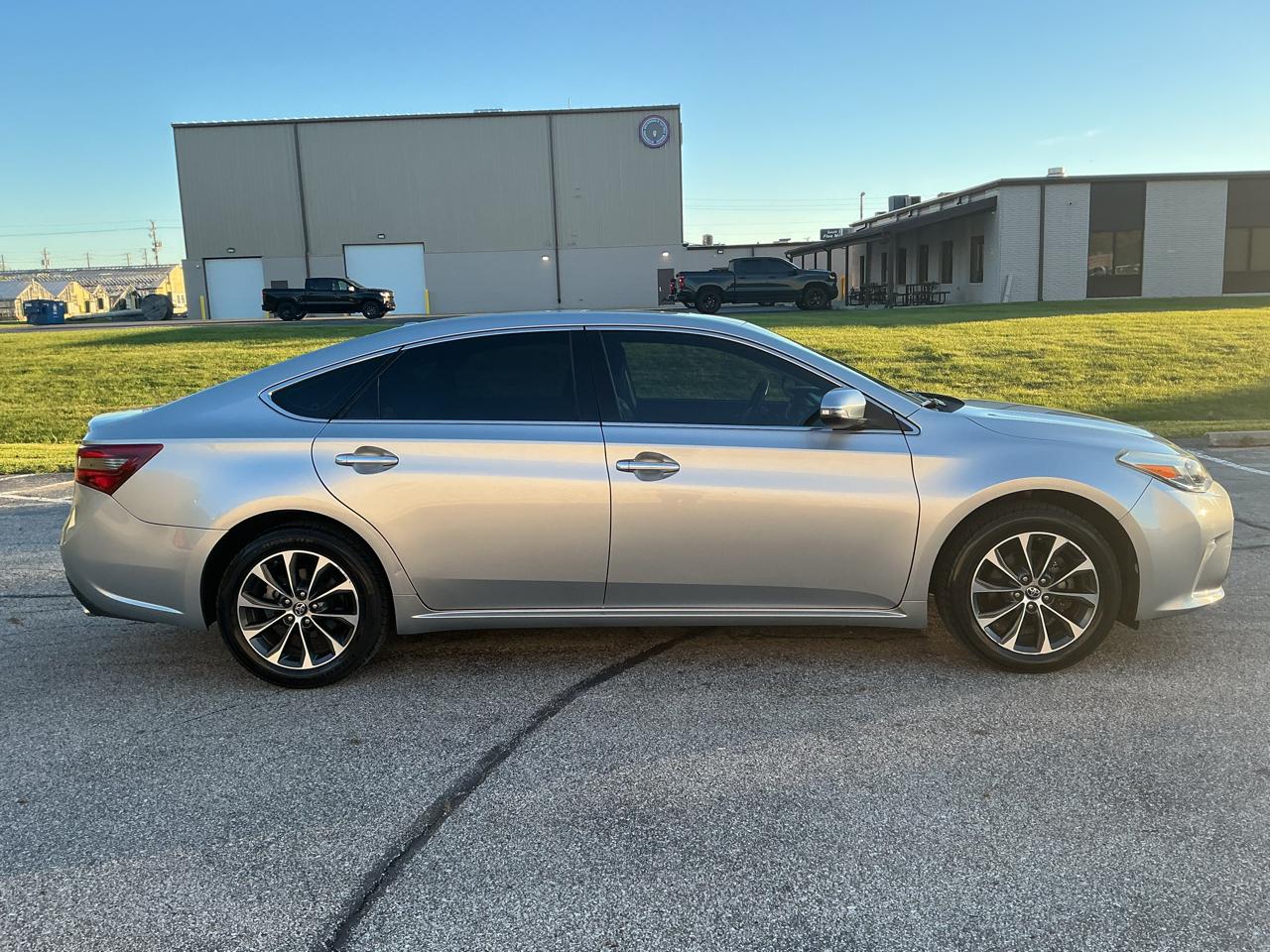 Toyota Avalon XLE 2016