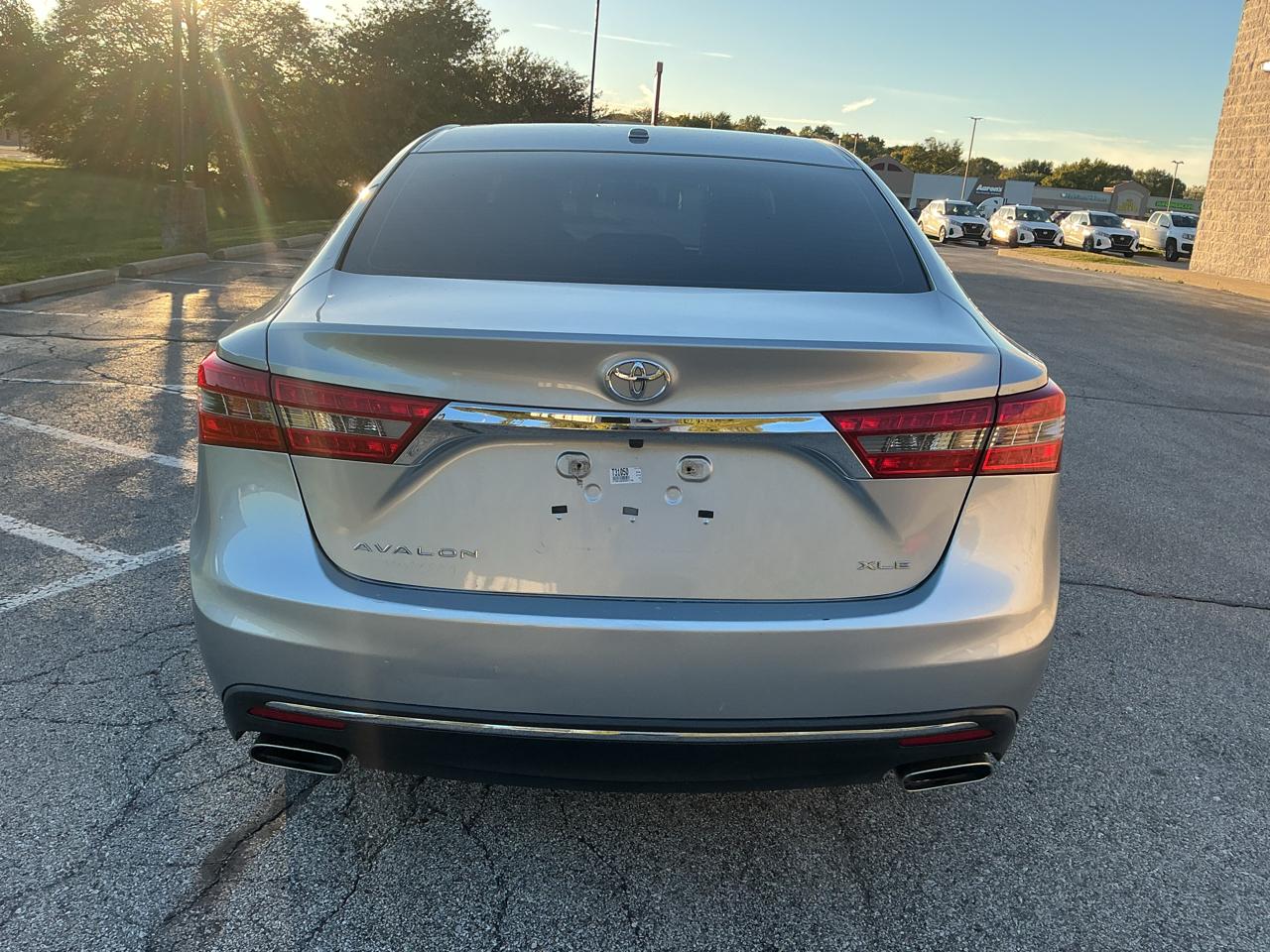 Toyota Avalon XLE 2016