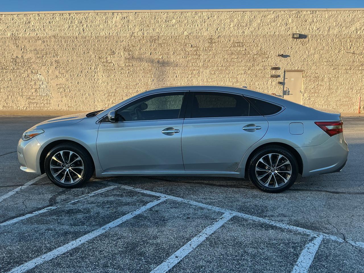 Toyota Avalon XLE 2016