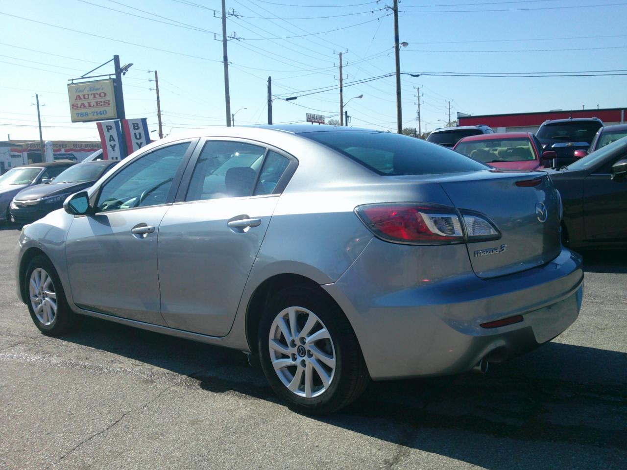 Mazda MAZDA3 i Touring AT 4-Door 2013