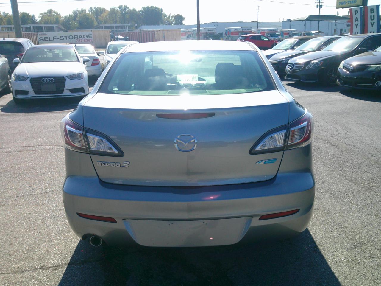 Mazda MAZDA3 i Touring AT 4-Door 2013