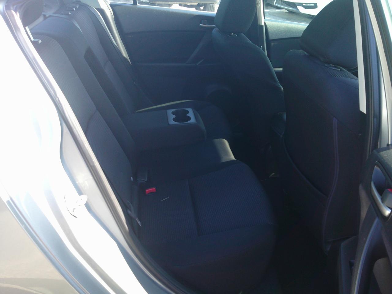 Mazda MAZDA3 i Touring AT 4-Door 2013
