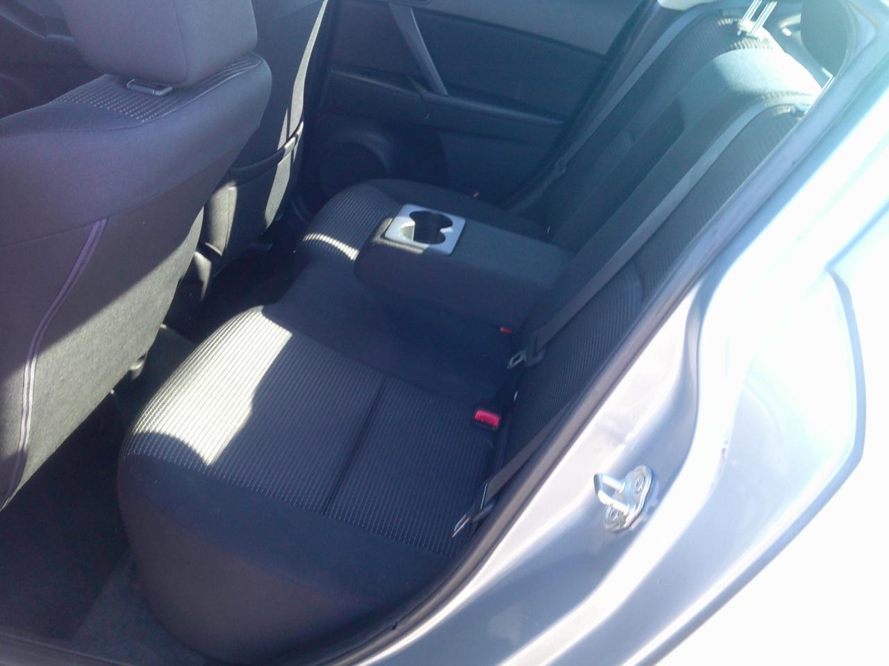 Mazda MAZDA3 i Touring AT 4-Door 2013