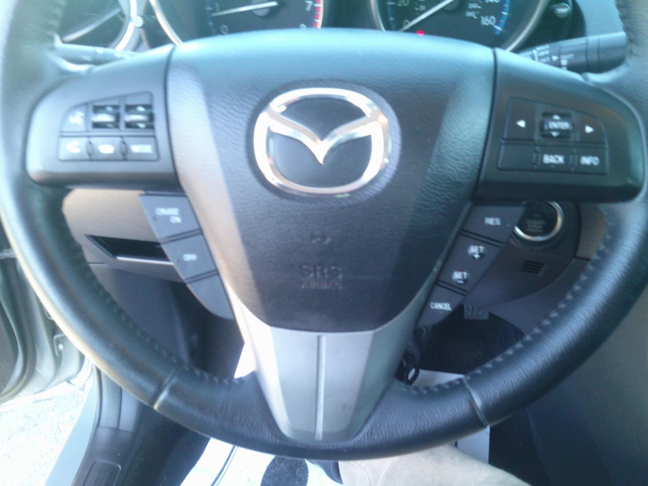Mazda MAZDA3 i Touring AT 4-Door 2013