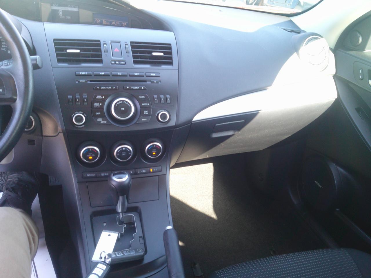 Mazda MAZDA3 i Touring AT 4-Door 2013