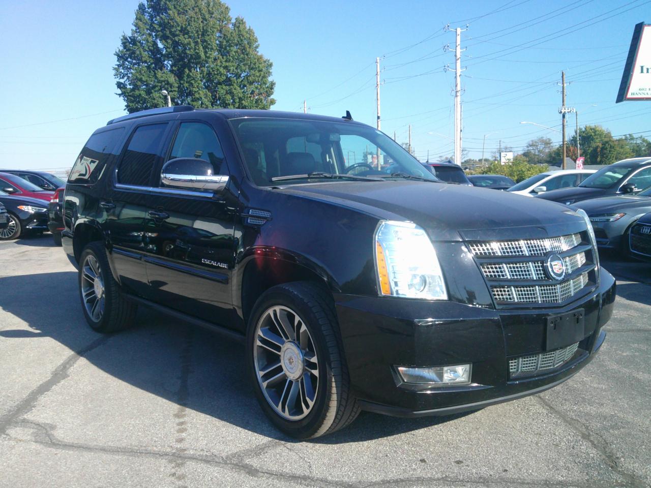 Cadillac Escalade 2WD Premium 2012