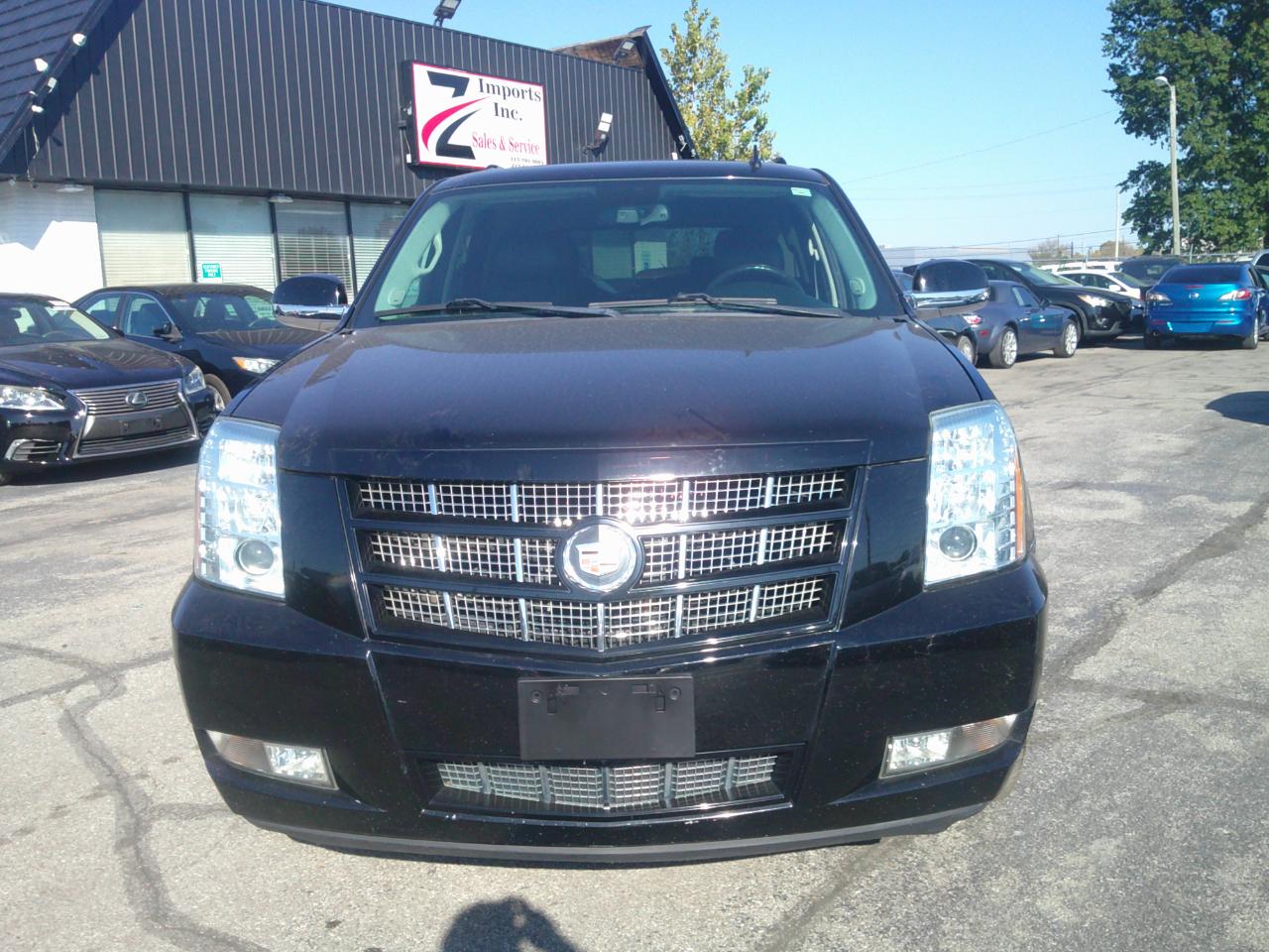 Cadillac Escalade 2WD Premium 2012