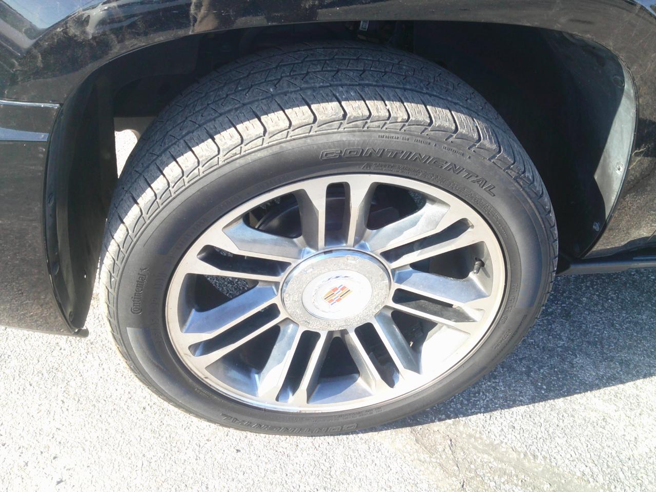 Cadillac Escalade 2WD Premium 2012