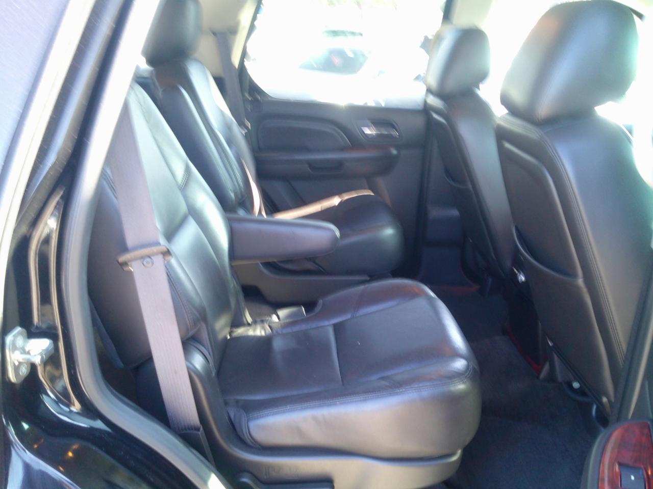 Cadillac Escalade 2WD Premium 2012