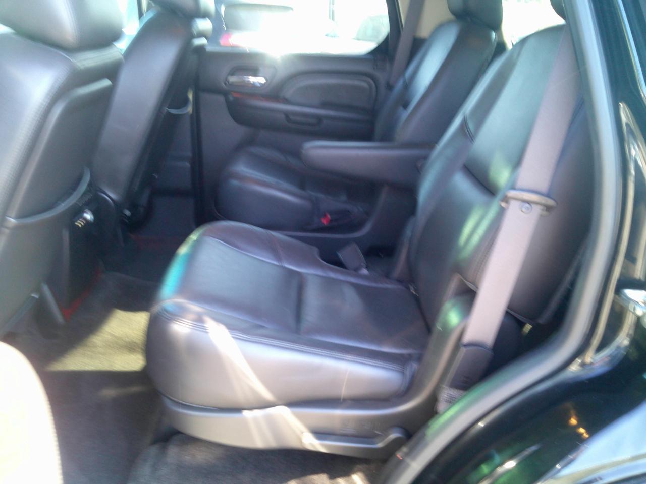 Cadillac Escalade 2WD Premium 2012