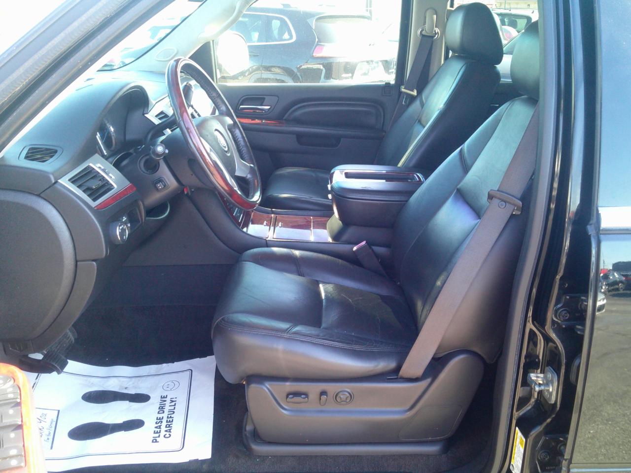 Cadillac Escalade 2WD Premium 2012