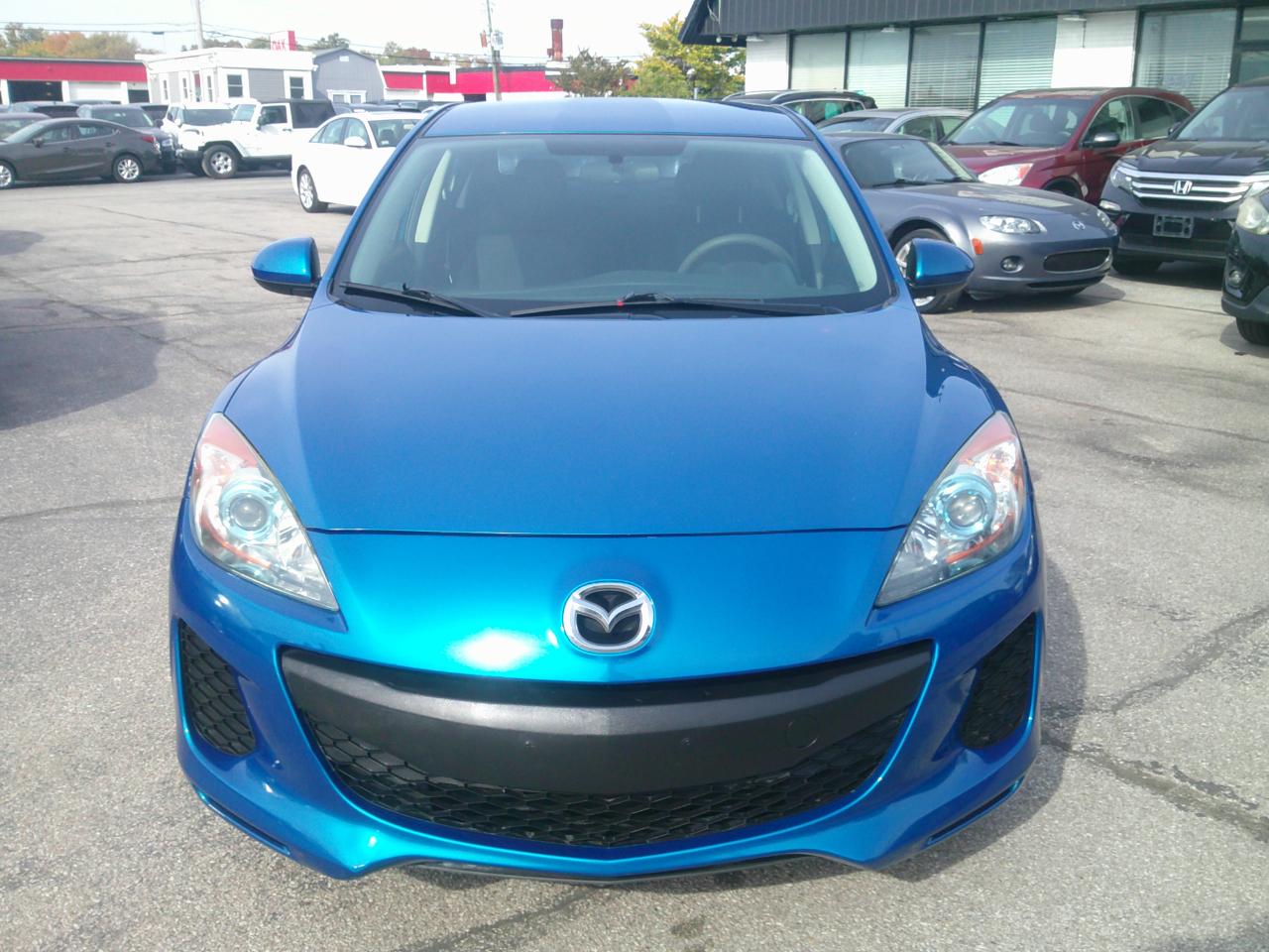 Mazda MAZDA3 i Touring 4-door 2012