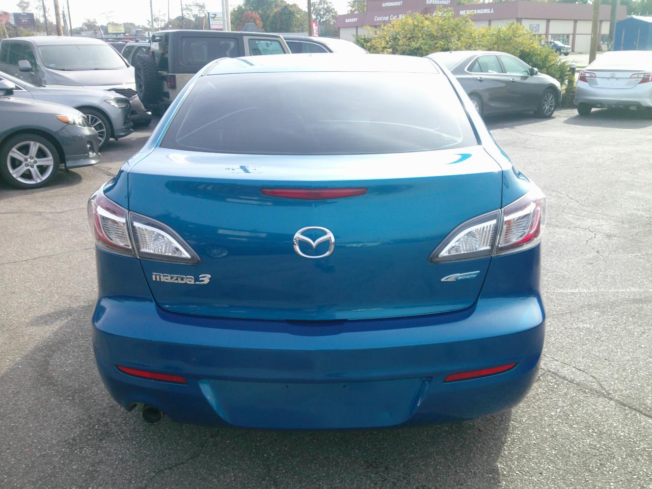 Mazda MAZDA3 i Touring 4-door 2012